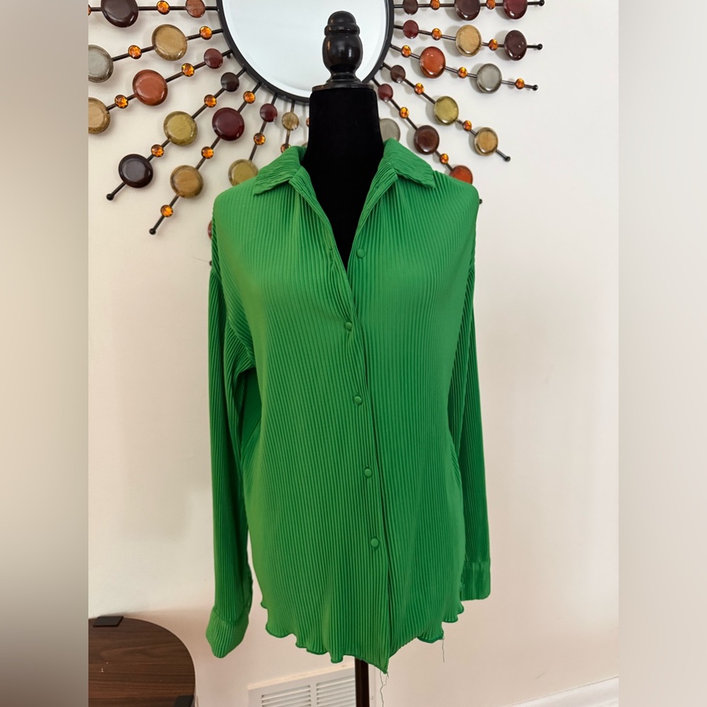 RIHOAS Emerald Green Pleated Button-Down Shirt
